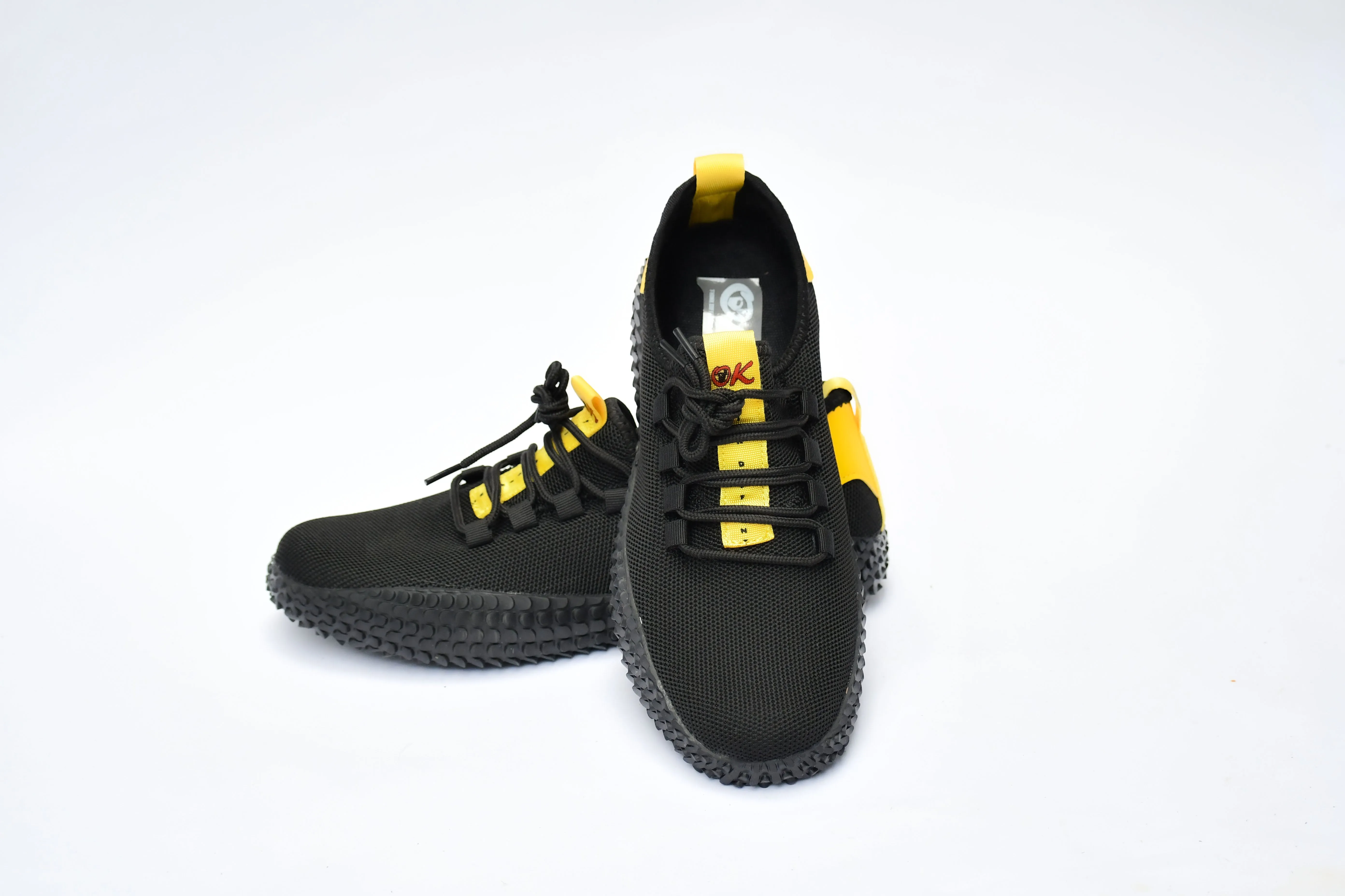 ADVENTUM (black and yellow)