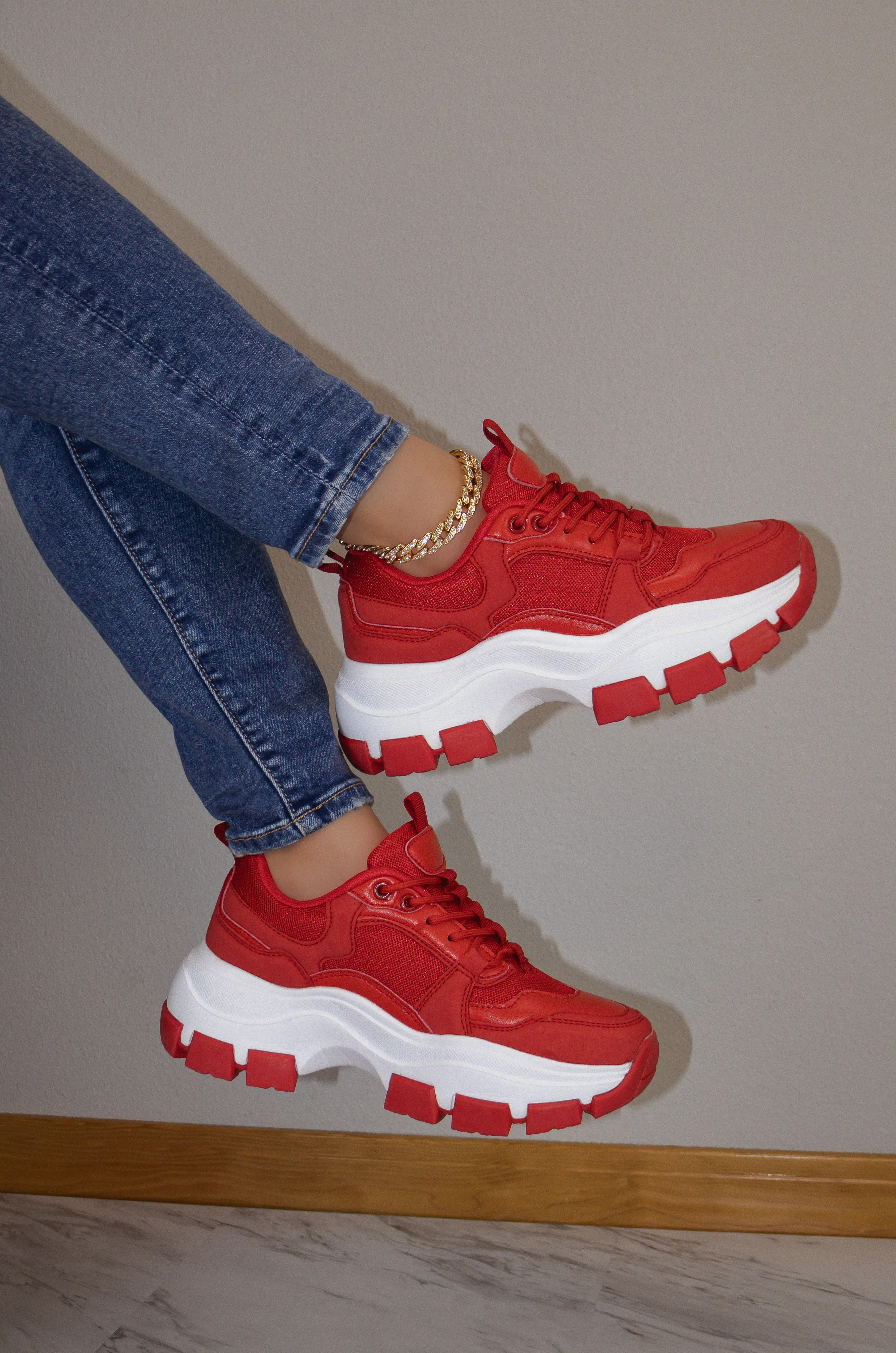 Azuka - Women's Chunky Lace-Up Sneakers, Wide Fit & Pull Tab, Breathable, Perfect for Casual Outfits or Streetwear Looks, lightweight Composite