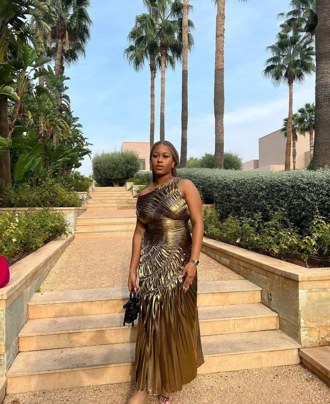 Glamorous Sleeveless Shiny Pleated Long Evening Gown