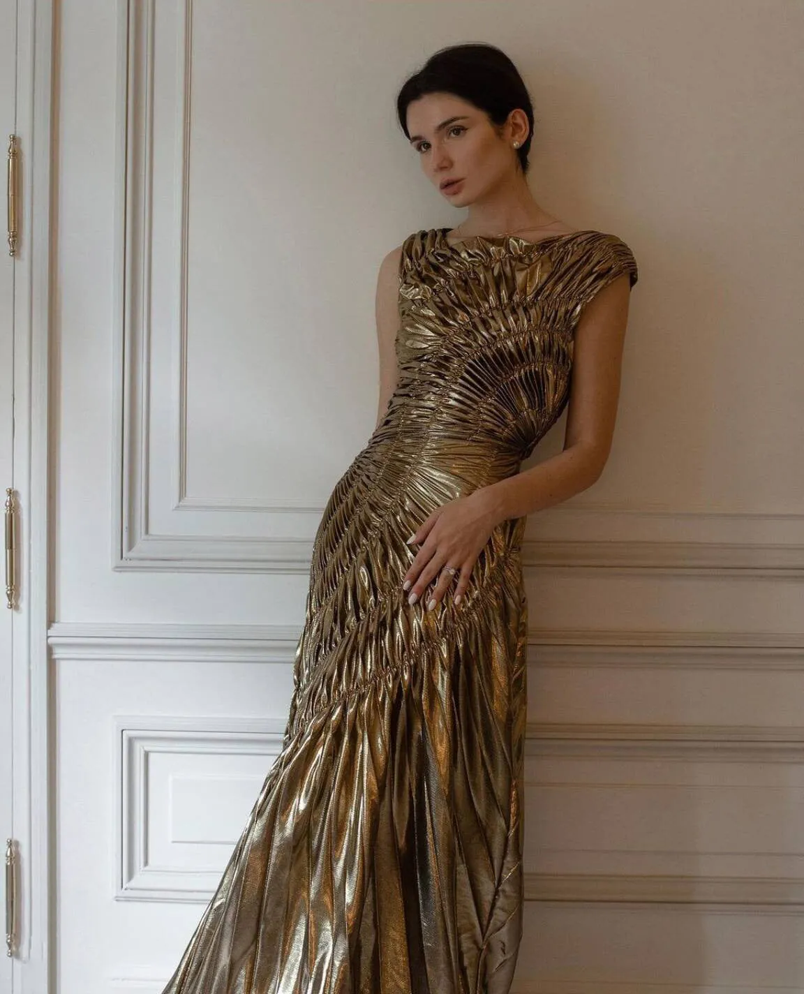 Glamorous Sleeveless Shiny Pleated Long Evening Gown
