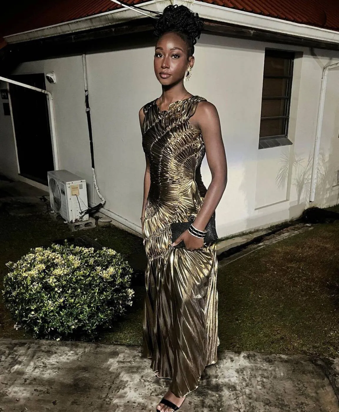 Glamorous Sleeveless Shiny Pleated Long Evening Gown