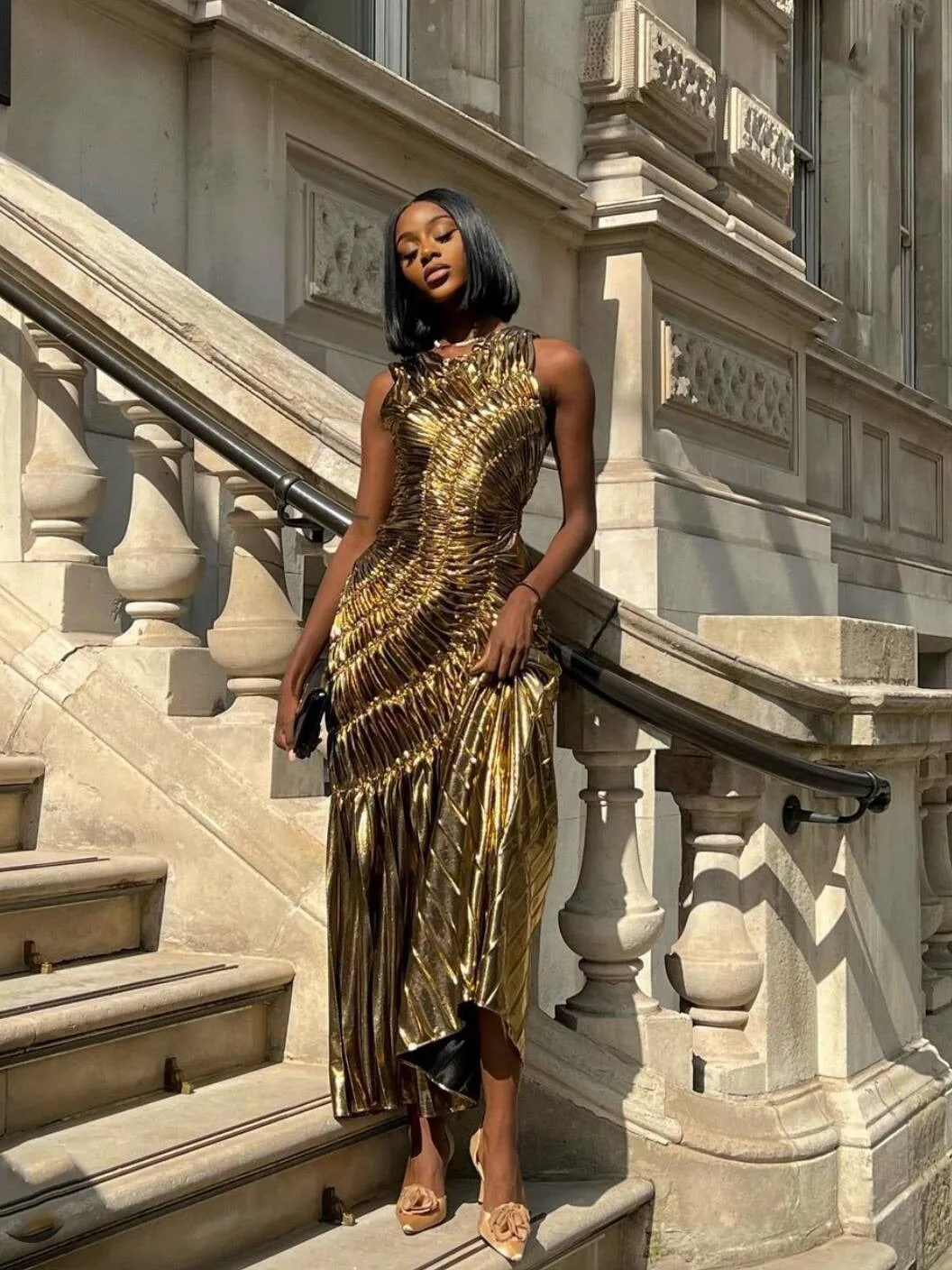 Glamorous Sleeveless Shiny Pleated Long Evening Gown