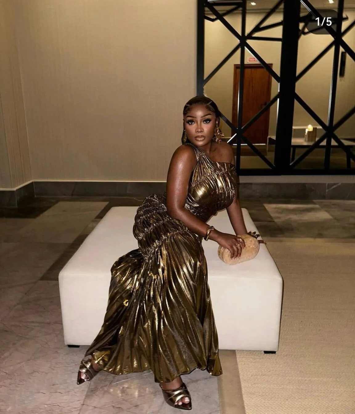 Glamorous Sleeveless Shiny Pleated Long Evening Gown