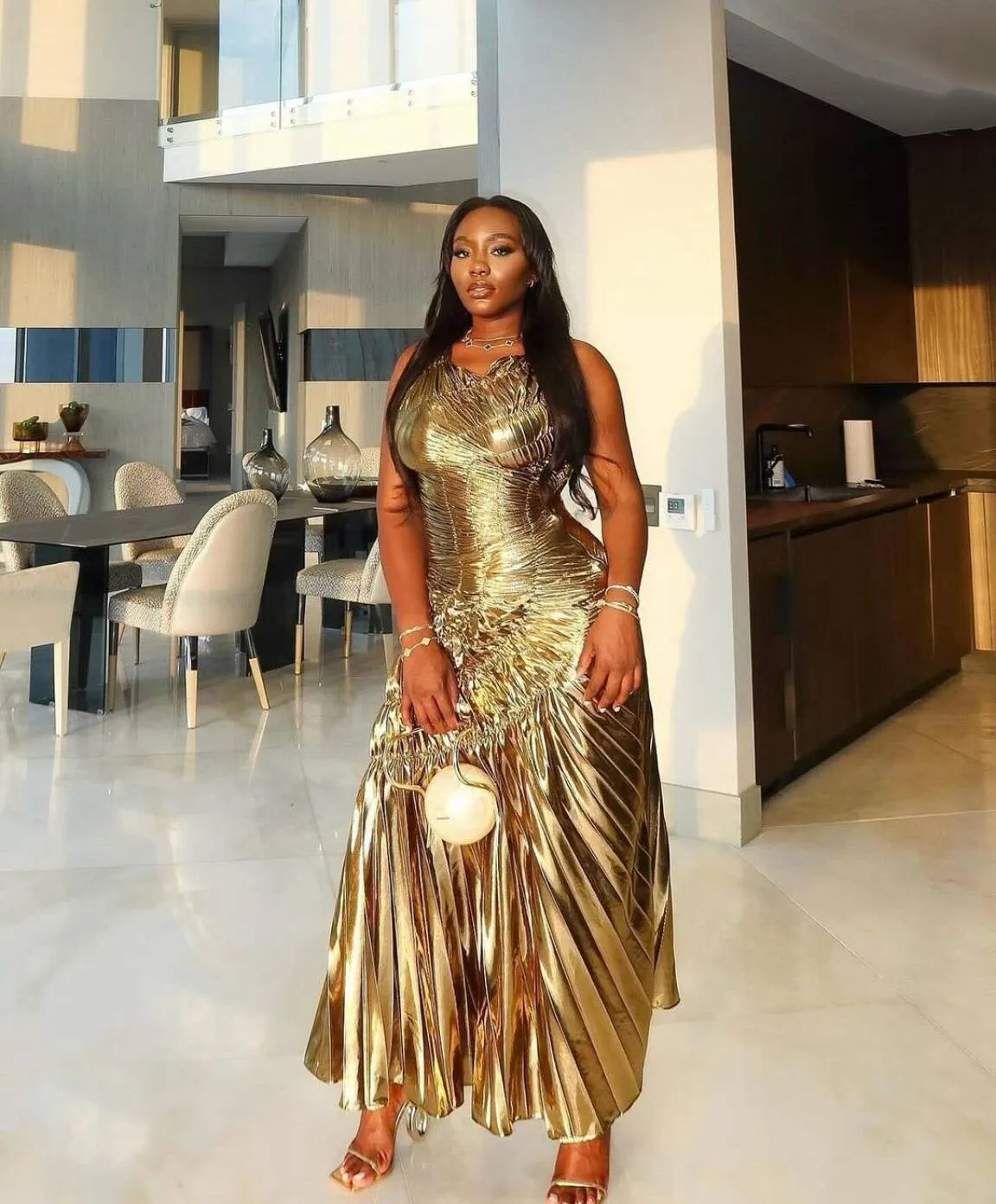 Glamorous Sleeveless Shiny Pleated Long Evening Gown