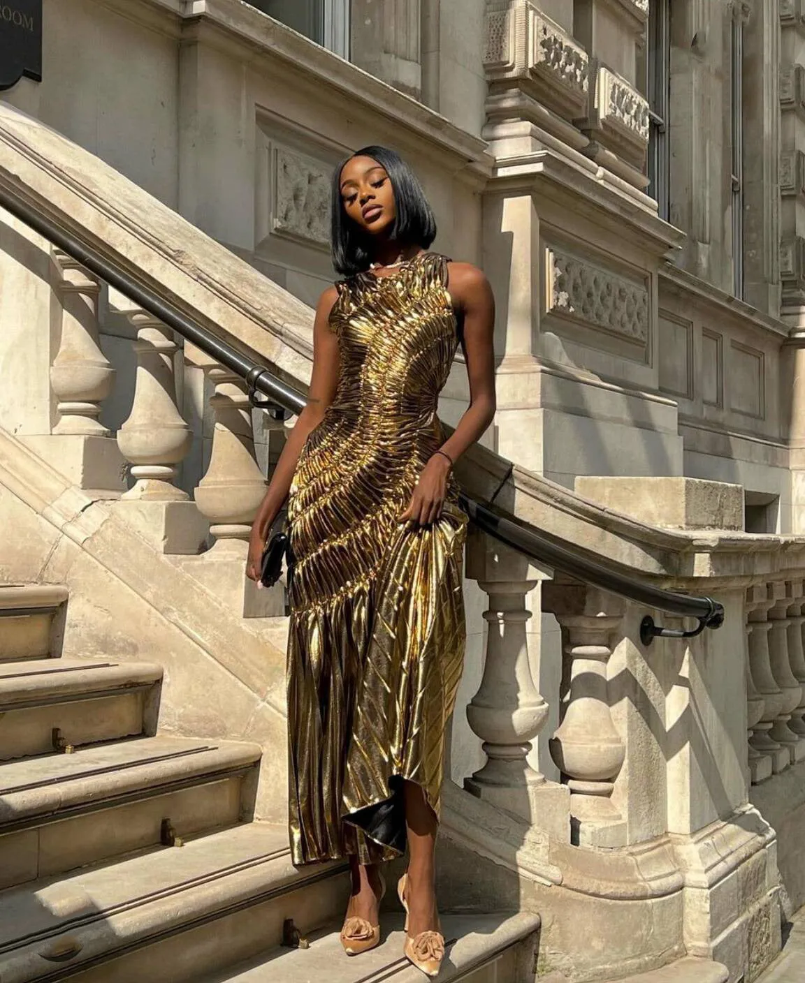 Glamorous Sleeveless Shiny Pleated Long Evening Gown