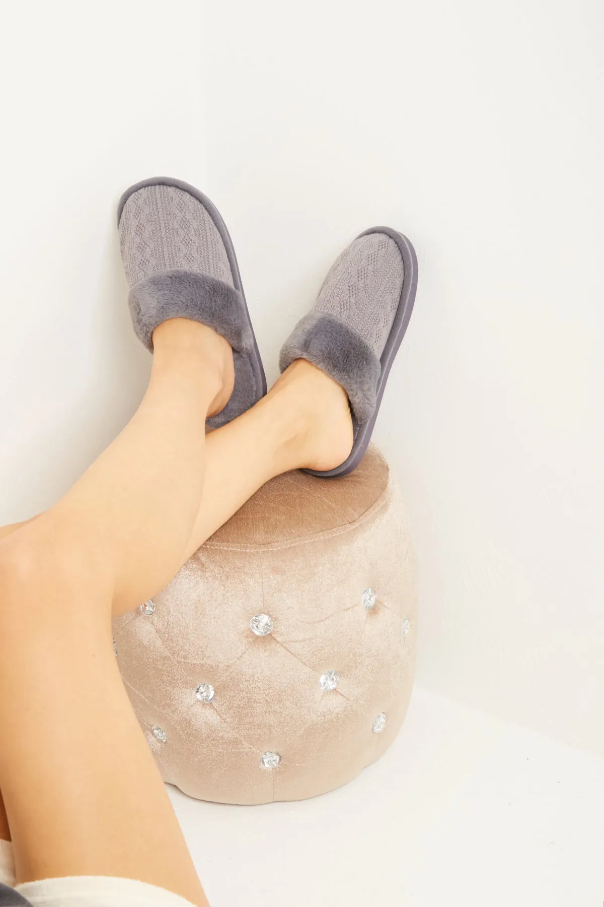 GREY WOVEN KNITTED TEDDY FAUX FUR SLIPPERS