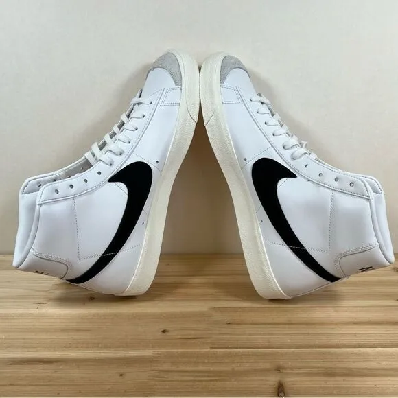NEW Nike Blazer Mid '77 Vintage sneakers Mens 11 White Black
