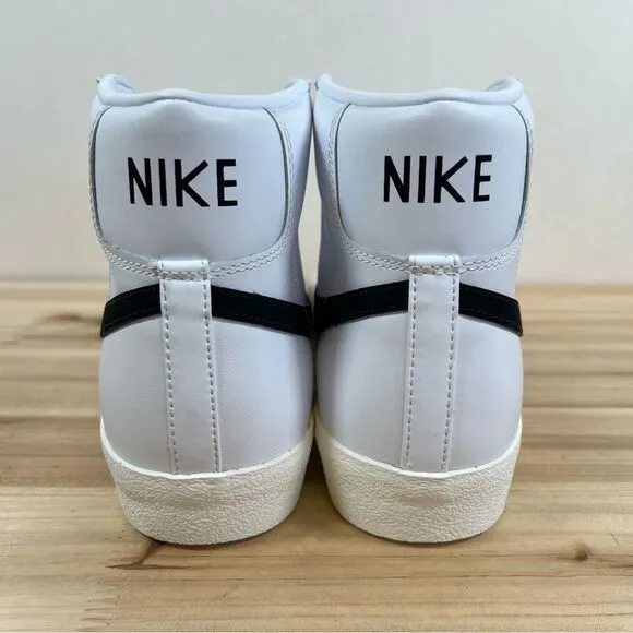 NEW Nike Blazer Mid '77 Vintage sneakers Mens 11 White Black