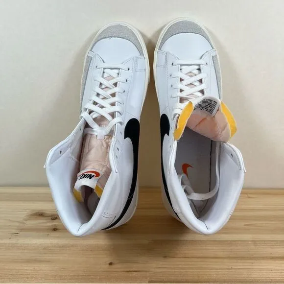 NEW Nike Blazer Mid '77 Vintage sneakers Mens 11 White Black