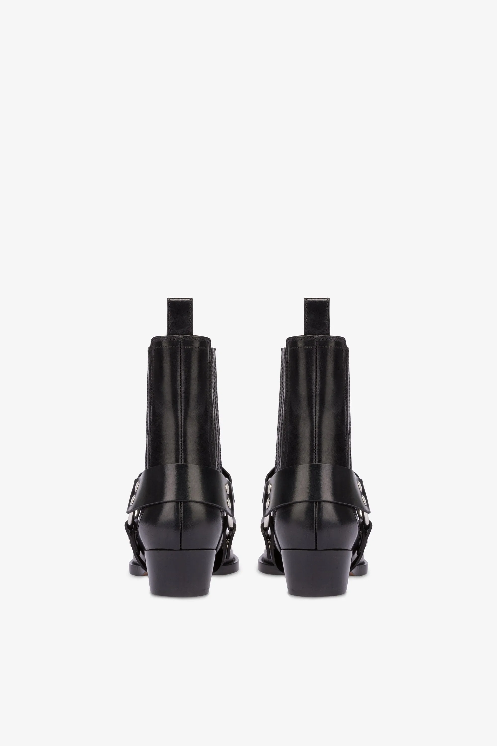 Pointed ankle boots in shiny black vintage leather