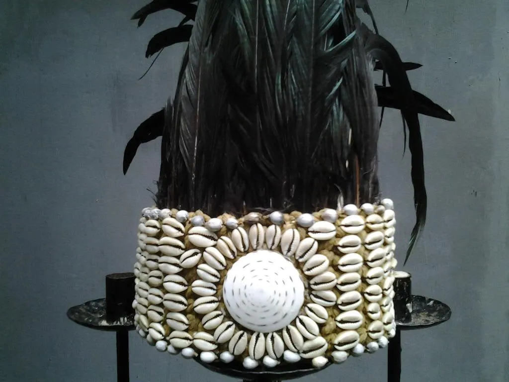 Traditional papua tribe crown black Feathers